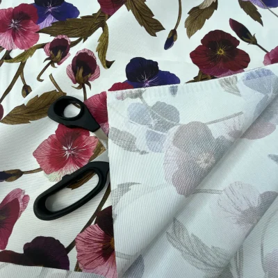 Tessuto da arredo idrorepellente a fantasia floreale 1