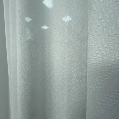 Tessuto per tenda bianco con sfumature lilla 2