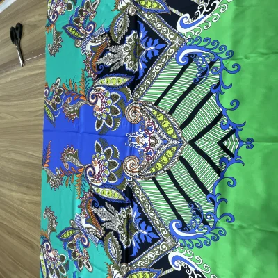 Scampolo di tessuto in raso di seta fantasia esotica 10