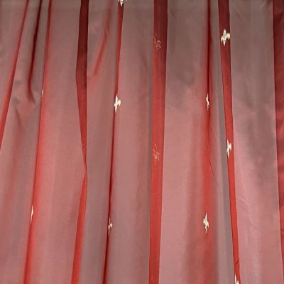 Tessuto per tenda in organza rosso rubino con gigli in lam&egrave; 12