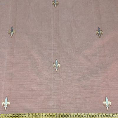 Tessuto per tenda in organza rosso rubino con gigli in lam&egrave; 4