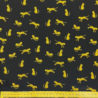 Cr&egrave;pe di pura seta fantasia ghepardi su sfondo nero 2