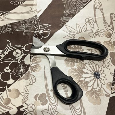 Raso di pura seta alta moda con fantasia geometrica e floreale 2