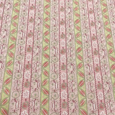 Tessuto in cotone con fantasia floreale baby rosa e verde 4