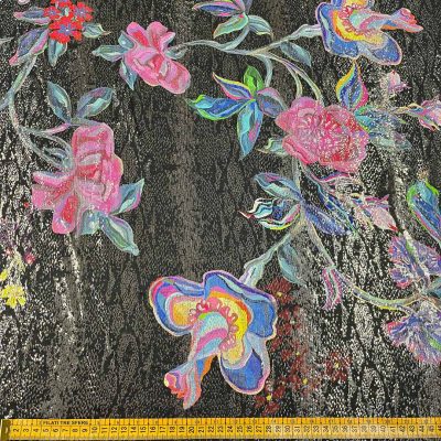 Seta alta moda fantasia floreale con lurex oro argento con sfondo nero 4