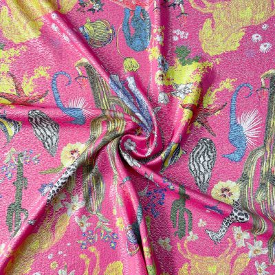 Tessuto alta moda sfondo fucsia e lurex in pura seta fauna e flora 1