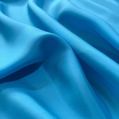 Tessuto in pura seta tinta unita azzurra 3