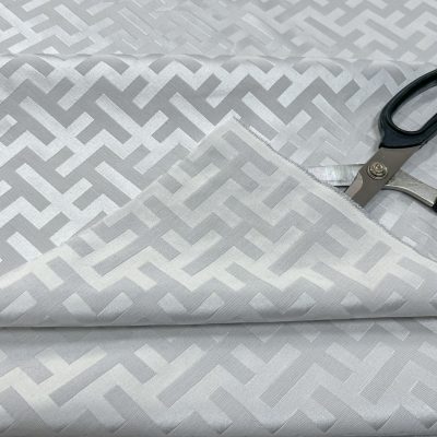 tessuto multiuso moderno geometrico grigio tenue argento dettaglio forbice 6