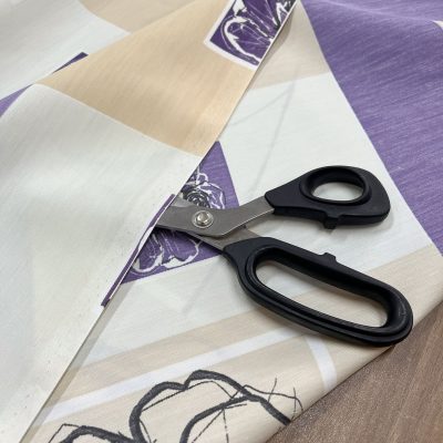 Tessuto fantasia effetto collage con rose colori freddi 1