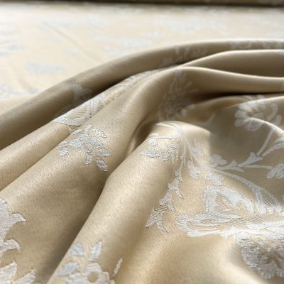 Tessuto da arredamento jacquard in puro cotone con fiori bianchi su base beige perlato 2