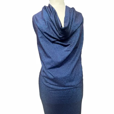 Maglina bielastica blu scuro con riflessi luminosi mannequin 6