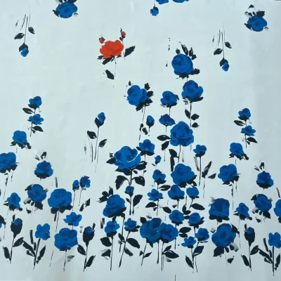 Scampolo di raso di seta coprente fantasia floreale 4