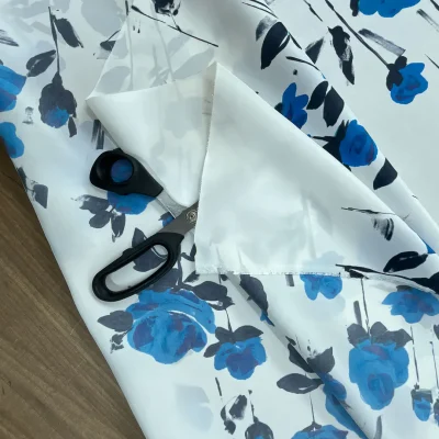 Scampolo di raso di seta coprente fantasia floreale 5