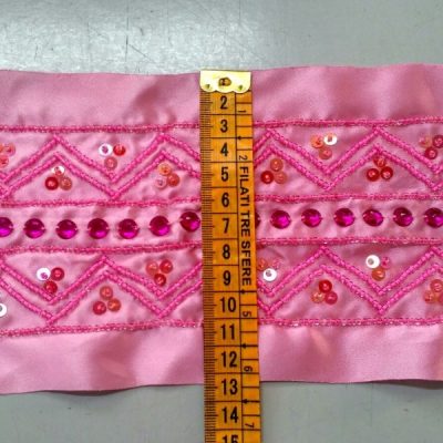 Balza in raso con perline e paillettes rosa e fucsia 1