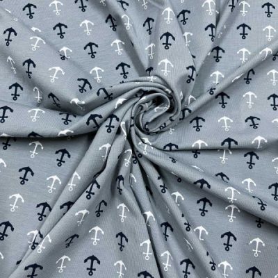 Maglina di cotone a fantasia di ancore bianche e blu 2
