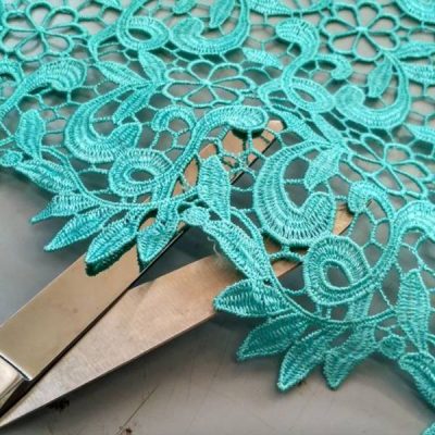 Tessuto in pizzo macram&egrave; tiffany blu 3