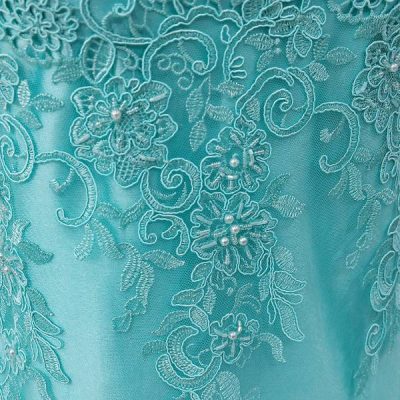 Pizzo su tulle con ricamo macarme acquamarina 6