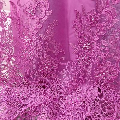 Pizzo su tulle con ricamo macarme acquamarina 3