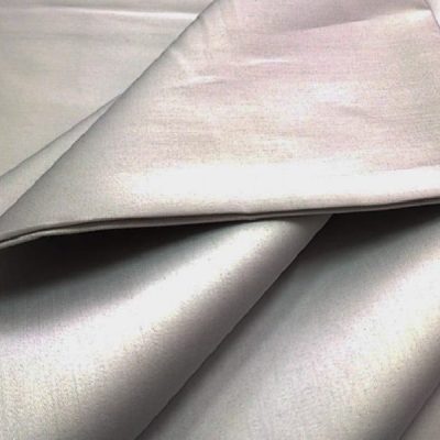 Tessuto per lenzuola in rasatello di puro cotone grigio perla 1