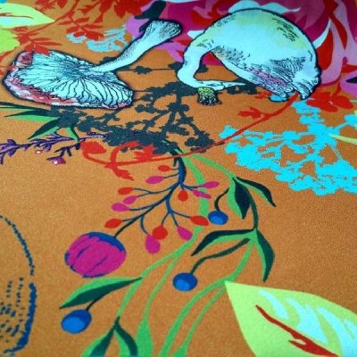 Raso fantasia fiori e cigni 1