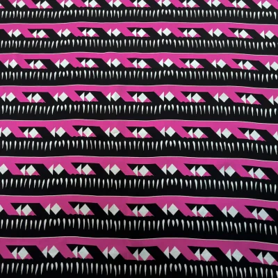 Scampoolo di tessuto in raso di seta coprente con fantasia geometrica 3