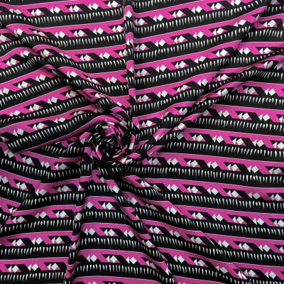 Scampoolo di tessuto in raso di seta coprente con fantasia geometrica 1