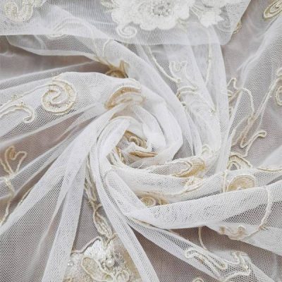 Tenda in tulle ricamato rose con perline e Swarovski - Alt.300 cm