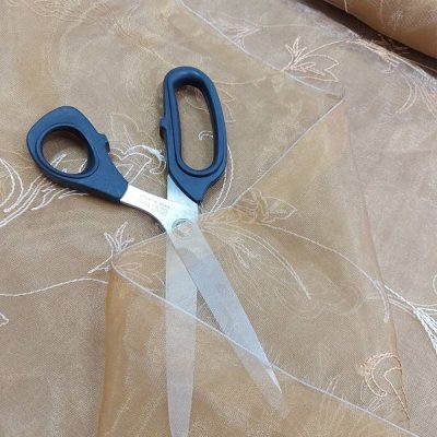 Tessuto per tenda ricamata in organza &ldquo;Terra di Siena&rdquo; 3