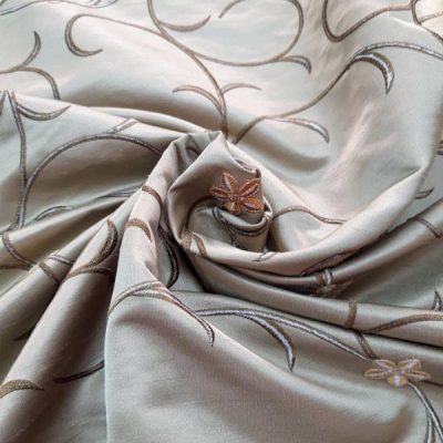 Tessuto per tende coprente finemente ricamato con fiori - Alt.300 cm