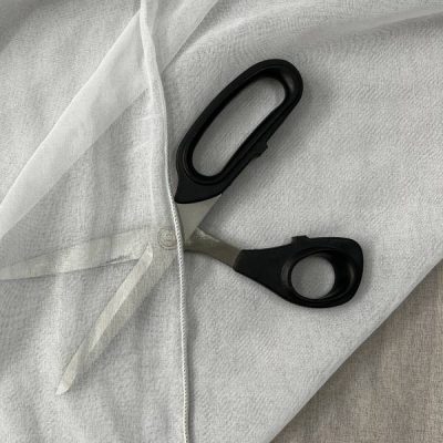 Tendaggio semi trasparente in mussola 2