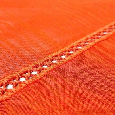 Tendina rifinita a crochet arancione 1