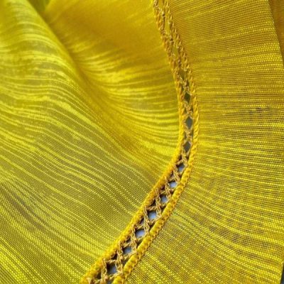 Tendina rifinita a crochet giallo 4