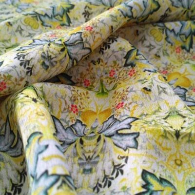 Tessuto a fiori leggermente lucido 1