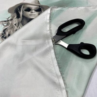 Tessuto Abbigliamento Moderno fantasia donna viaggiatrice 4