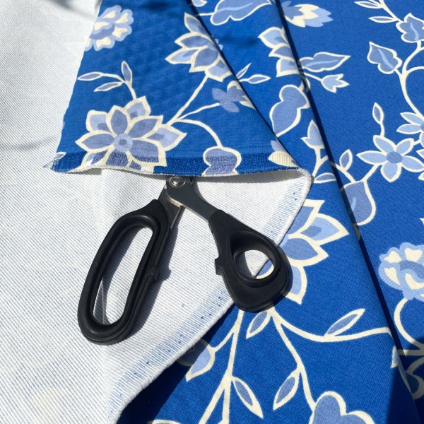 Tessuto Di Cotone Biologico 100% Con Motivo Floreale Liberty Blu E Verde, 135 G/m², Larghezza 150 Cm, Venduto Al Metro (1 Metro X 150 Cm)