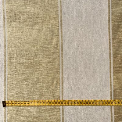 Tessuto da arredamento con righe grandi colore tortora e oro antico 2
