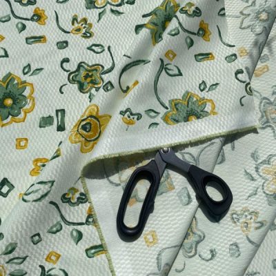 Tessuto d'arredo fantasia floreale stile rustico verde e giallo 3