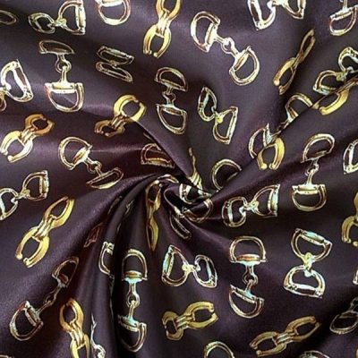 Tessuto da abbigliamento con fantasia a fibbie oro e argento al metro arricciato 5