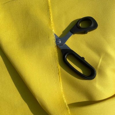 Tessuto idrorepellente da arredo color giallo teflon 3