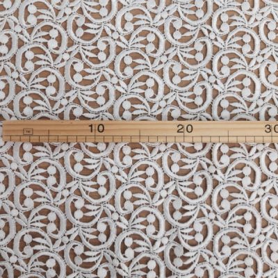 Tessuto in macram&egrave; bianco ottico 3