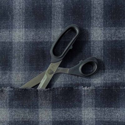 Tessuto in misto lana tartan blu e grigio 2