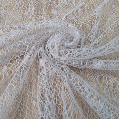 Pizzo ad effetto chantilly - 3 Varianti Alt.150 cm