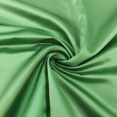Tessuto in raso verde da arredo 4