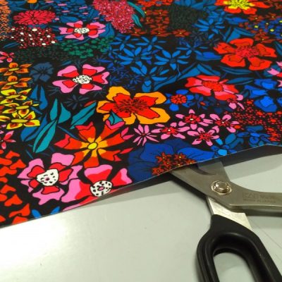 tessuto etnico abbigliamento floreale