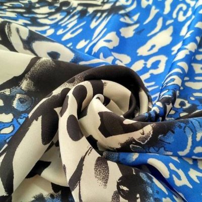 Tessuto maculato e floreale 3