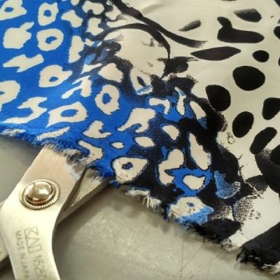 Tessuto maculato e floreale 1