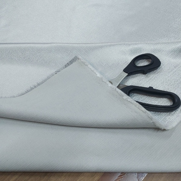 Tessuto made in italy d'alta moda colore argento 1