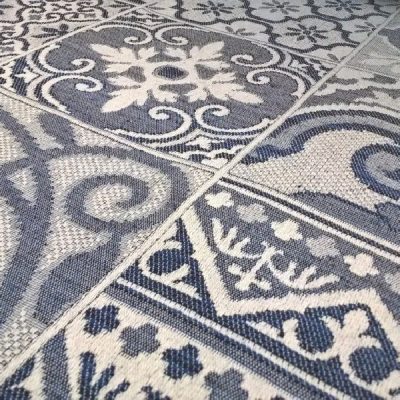 Tessuto per arredamento e tovaglie misto cotone effetto maiolica blu scuro e bianco 2