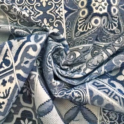 Tessuto per arredamento e tovaglie misto cotone effetto maiolica blu scuro e bianco arricciato
