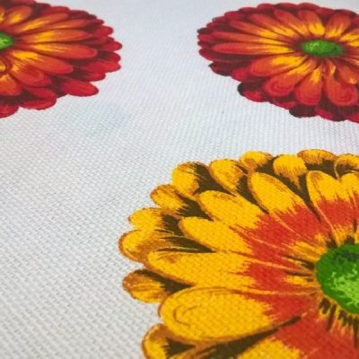 Tessuto per tovaglie panama con fiori grandi girasoli al metro rossi e arancioni 2
